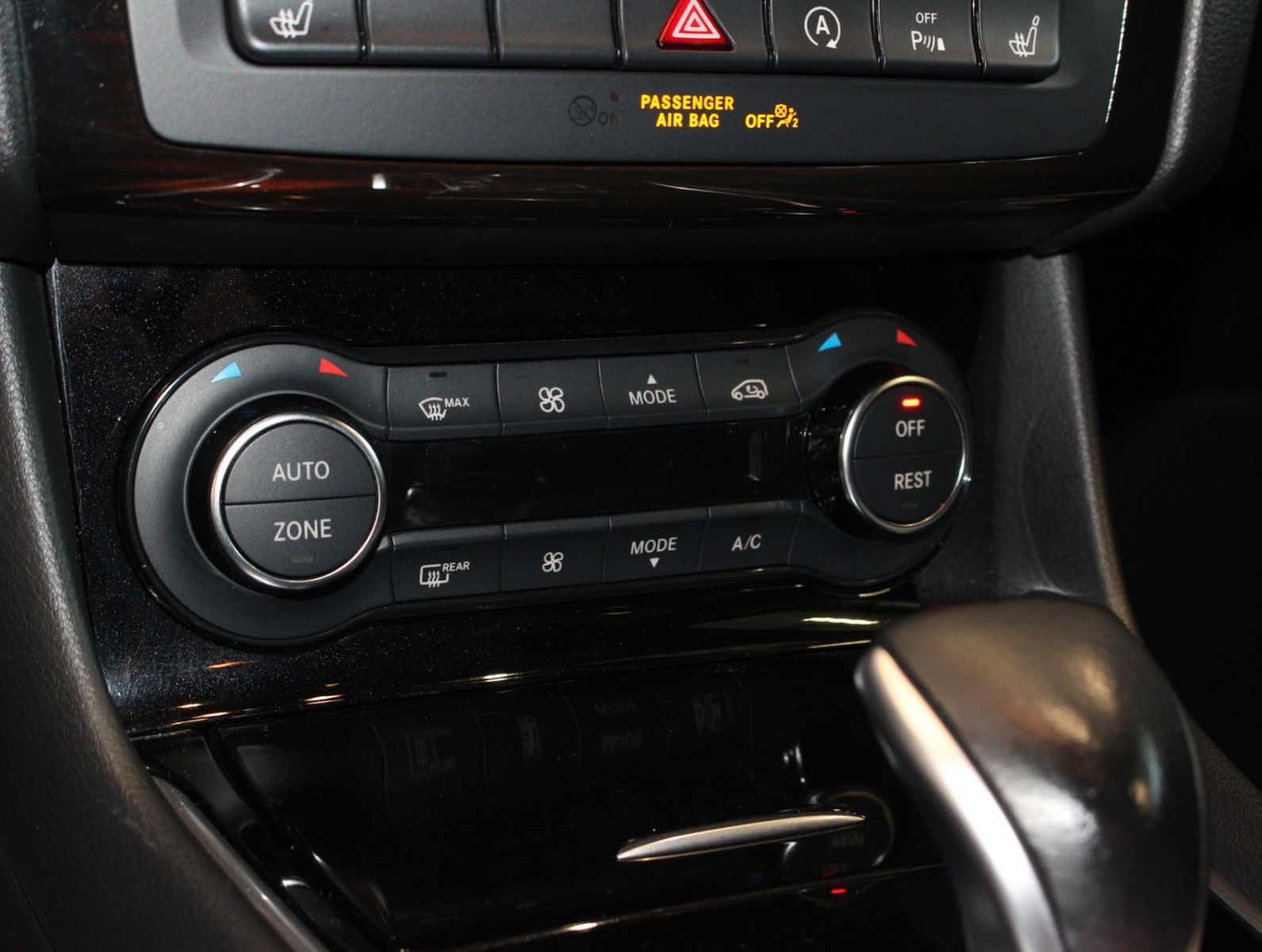 Fahrzeugabbildung Infiniti Q30 1.6 Premium 2. Hand*Navi*Kamera
