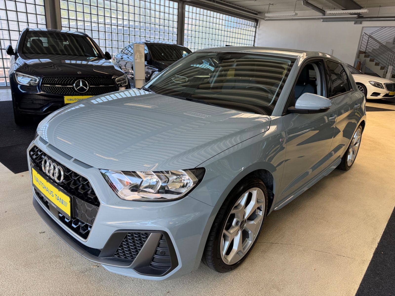 Fahrzeugabbildung Audi A1 Sportback 30* S line Sport * VOLL-LEDER *