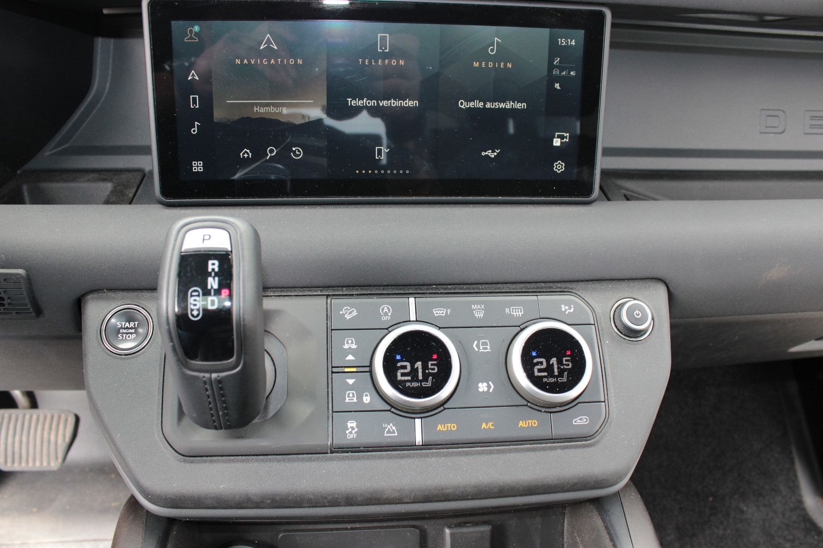 Fahrzeugabbildung Land Rover Defender 90 X-Dynamic SE*HUD*Pano*