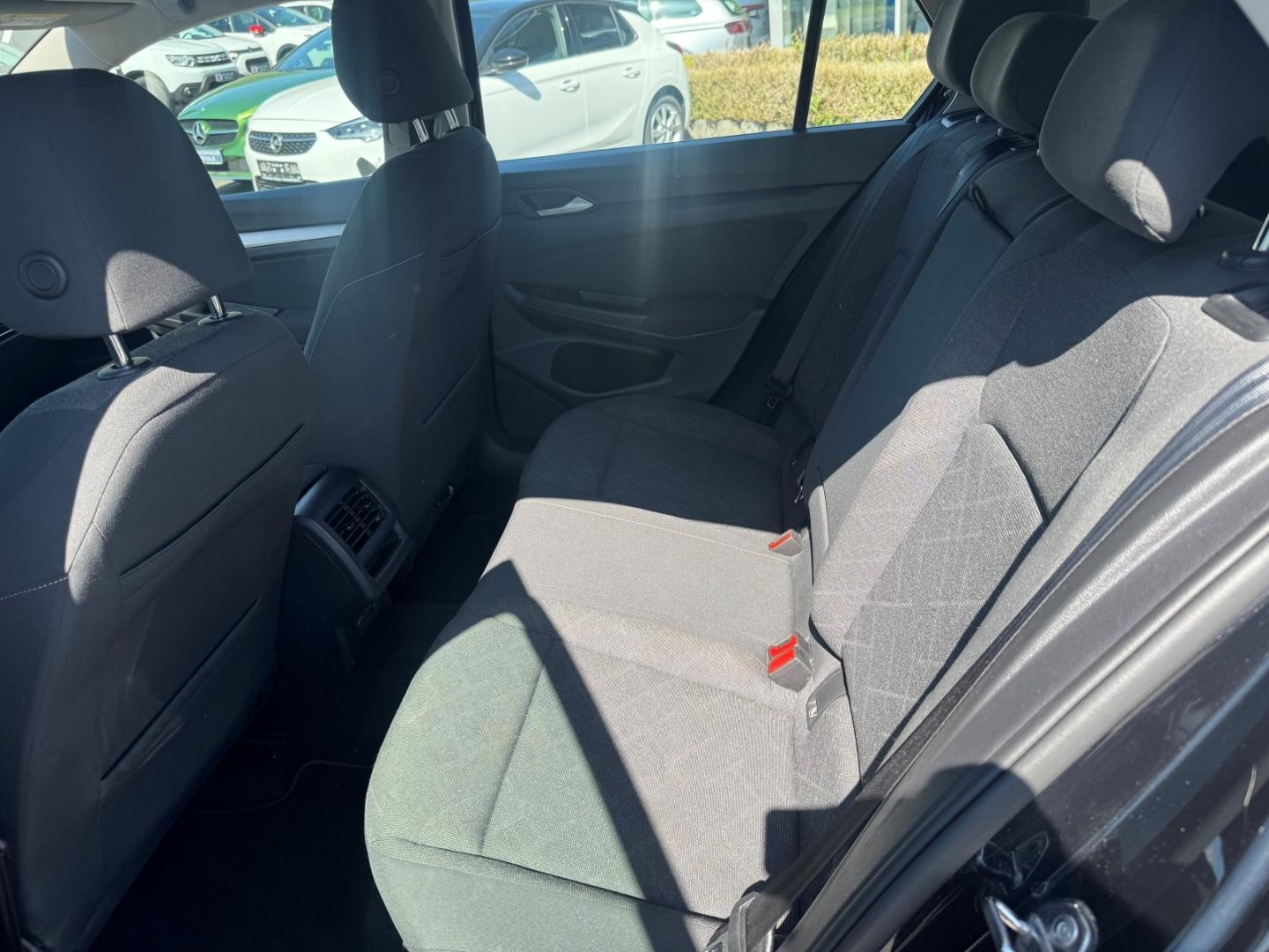 Volkswagen Golf VIII Life eTSI Navi LED Sperrdiff. ACC Appl, миниатюра 3