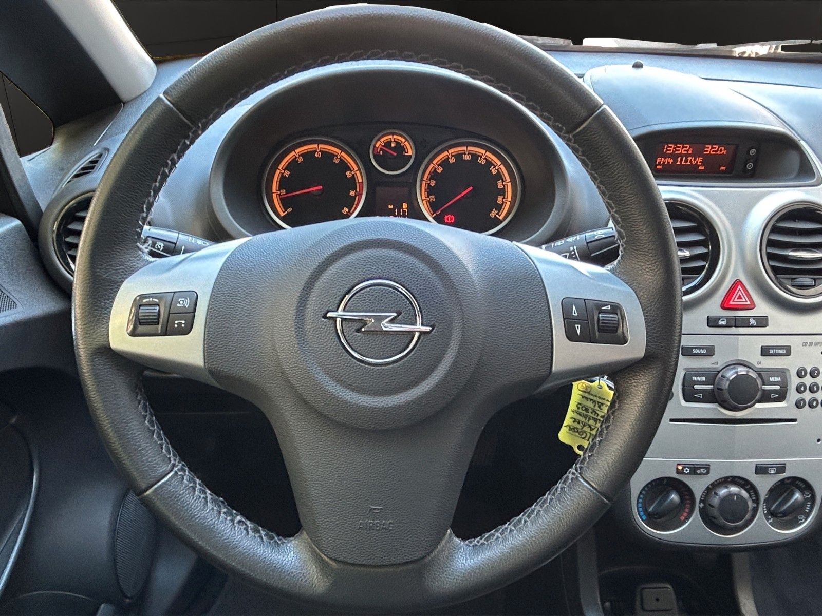 Fahrzeugabbildung Opel Corsa D Active/Top Gepflegt/2.Hand/Service Neu
