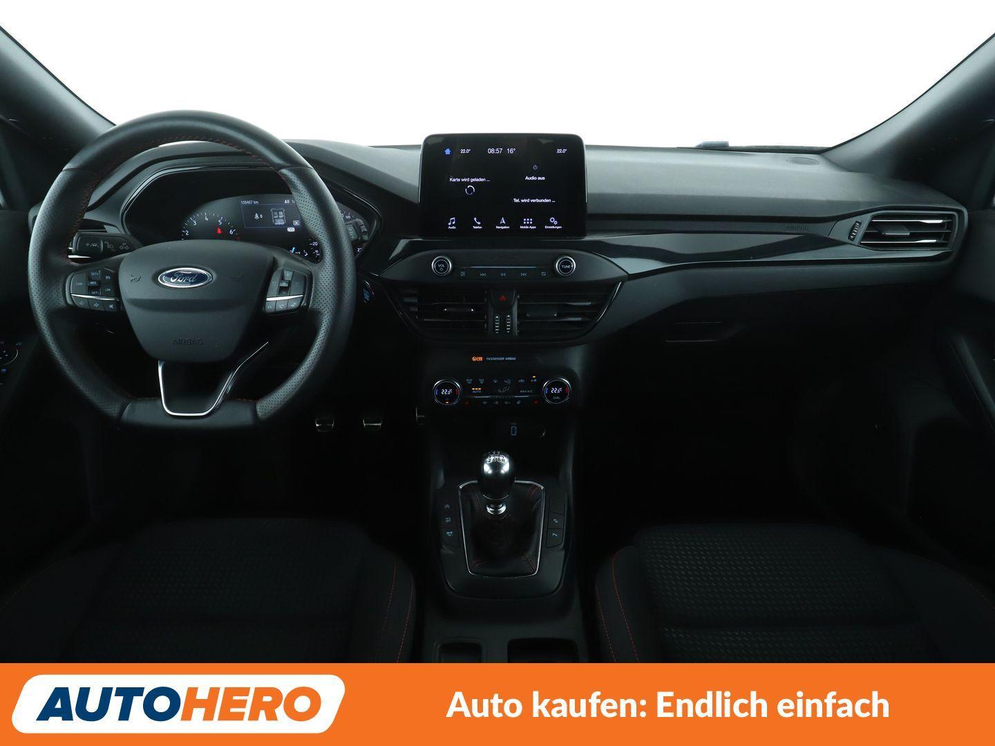 Ford Focus 1.0 EcoBoost ST-Line*NAVI*LED*SPUR*PDC*SHZ