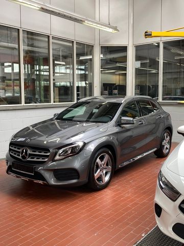 MERCEDES-BENZ GLA 200 7G-DCT - AMG Line 