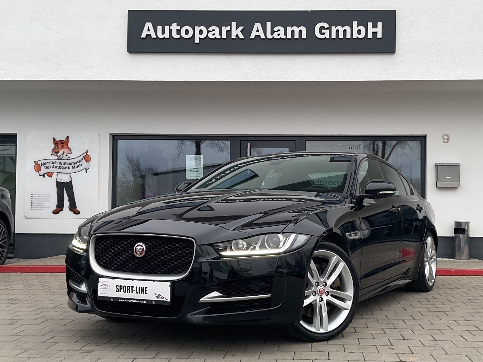 JAGUAR XE