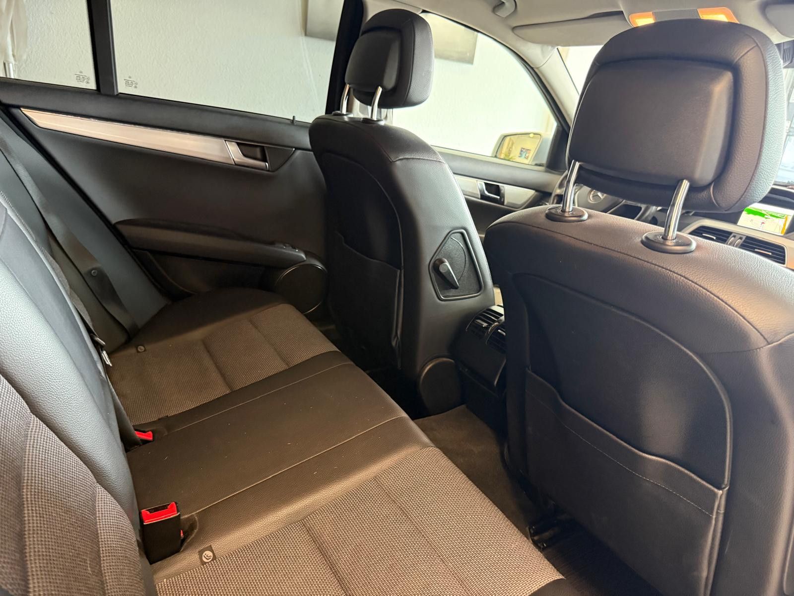 Fahrzeugabbildung Mercedes-Benz C 250 C -Klasse T-Modell/Navi/Klima/Tempomat