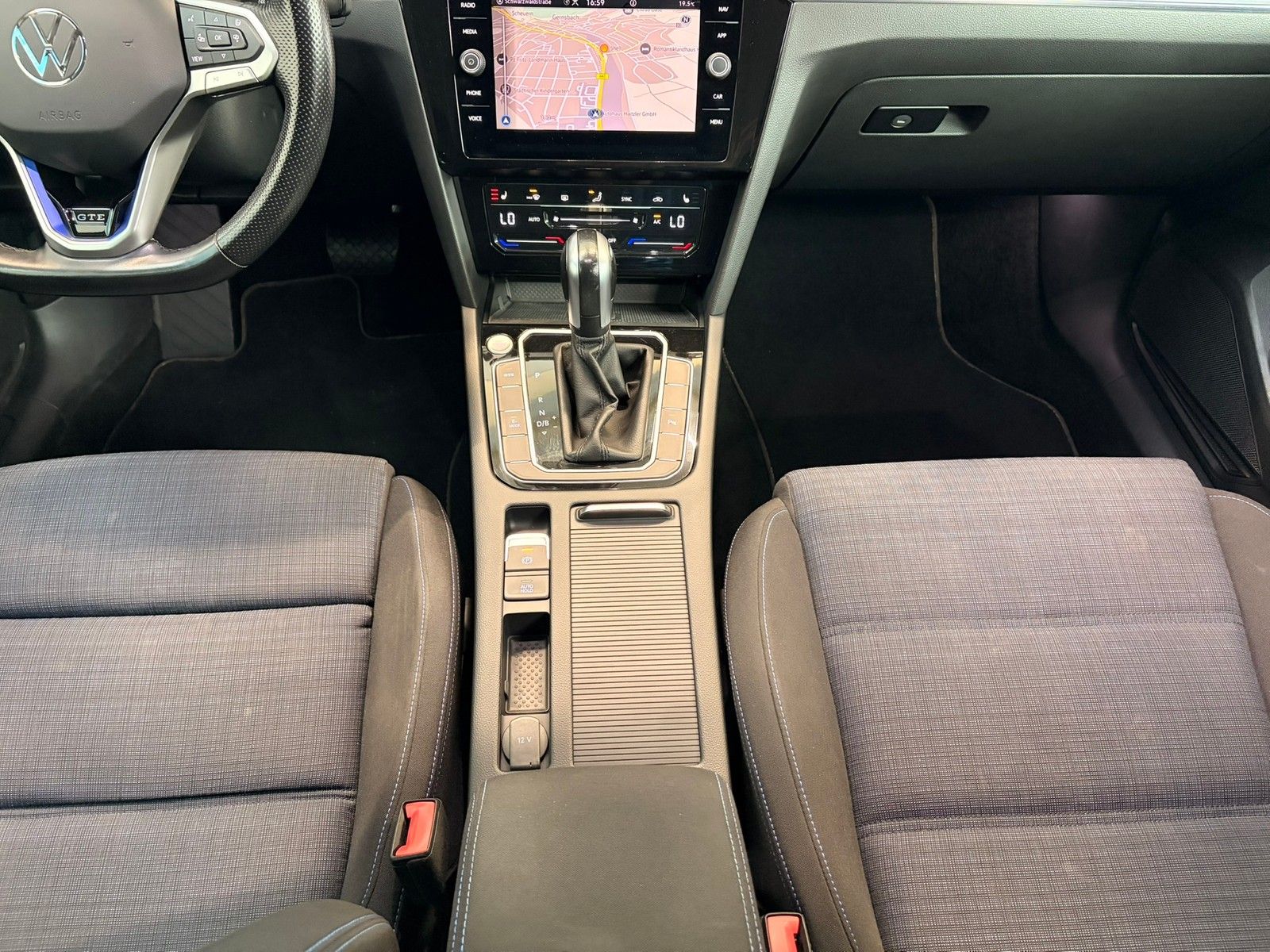 Fahrzeugabbildung Volkswagen Passat Var. 1,4 eHybrid GTE +ACC+LED+AHK +Kamera
