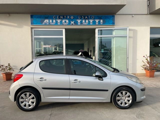 Peugeot 207 1.4 8V 75CV 5p. X Line