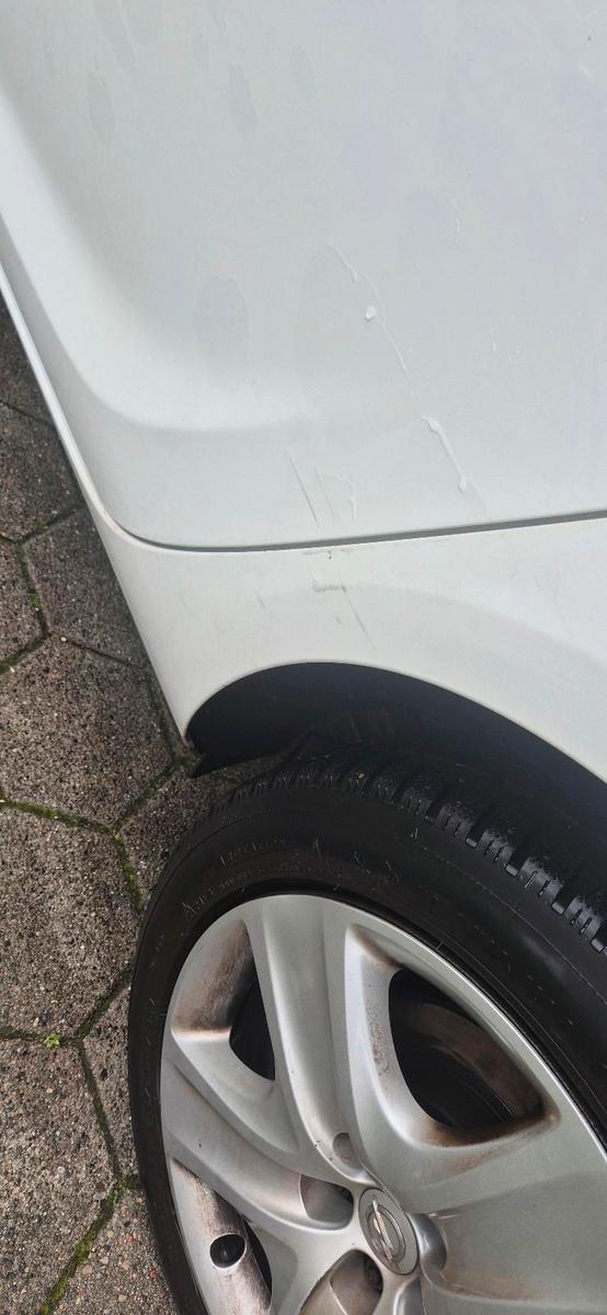 Opel Astra 2011 — photo 11
