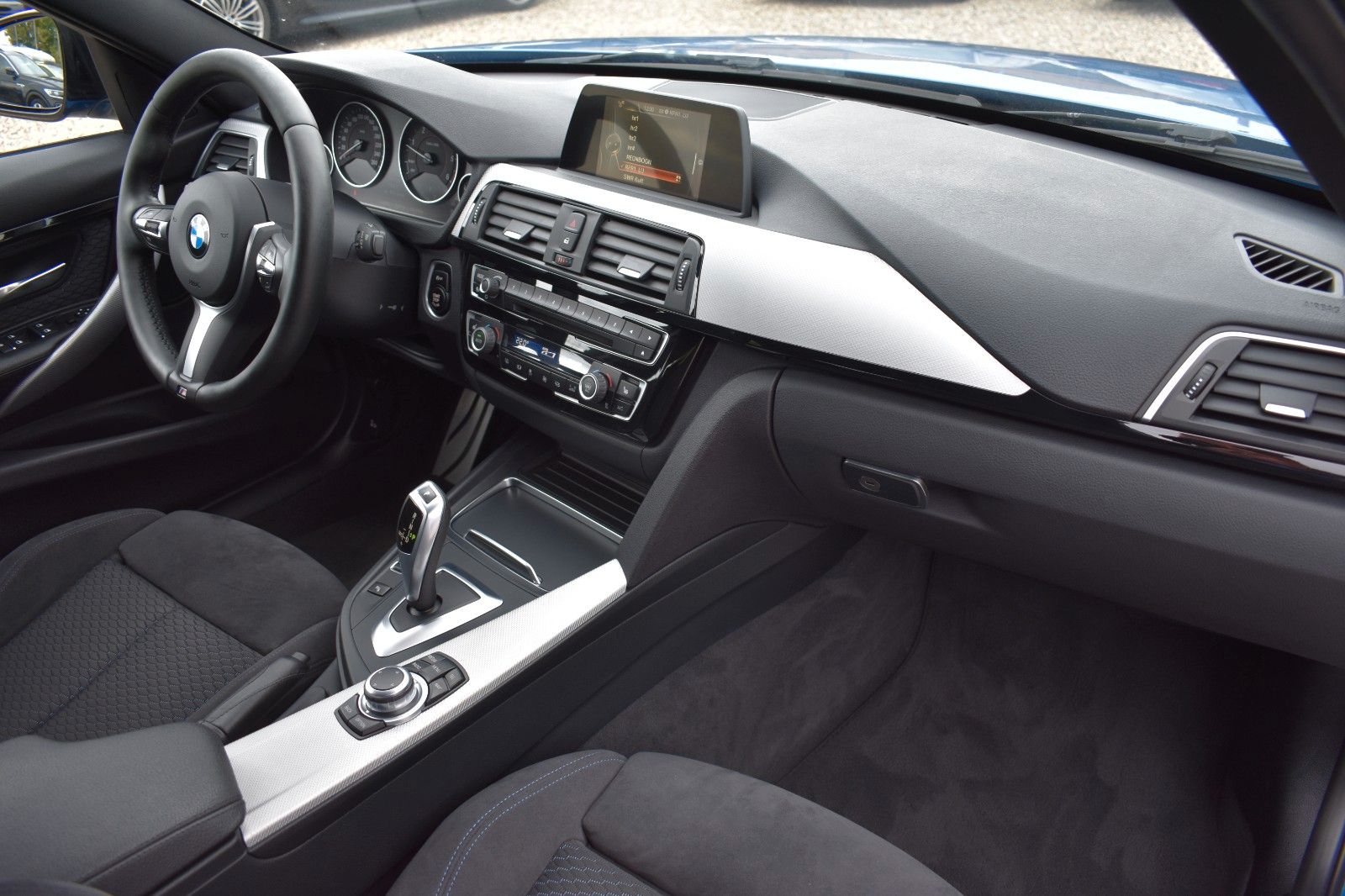 Fahrzeugabbildung BMW 318 d Touring M Sport EstorilB. Automatik LED