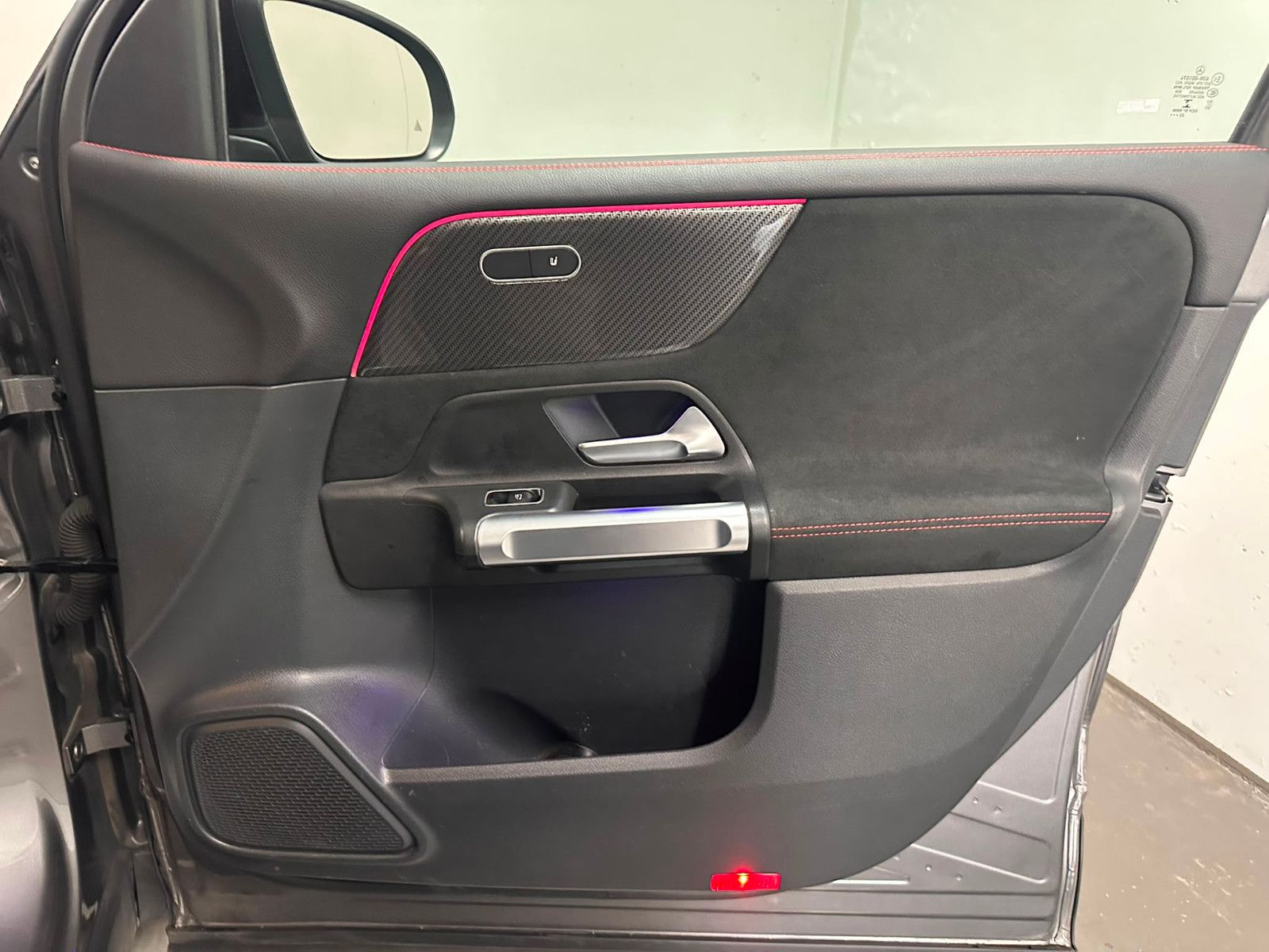 Fahrzeugabbildung Mercedes-Benz GLB 180 d *AMG-LINE*NIGHT*DISTRO*AHK*KAMERA*LED*