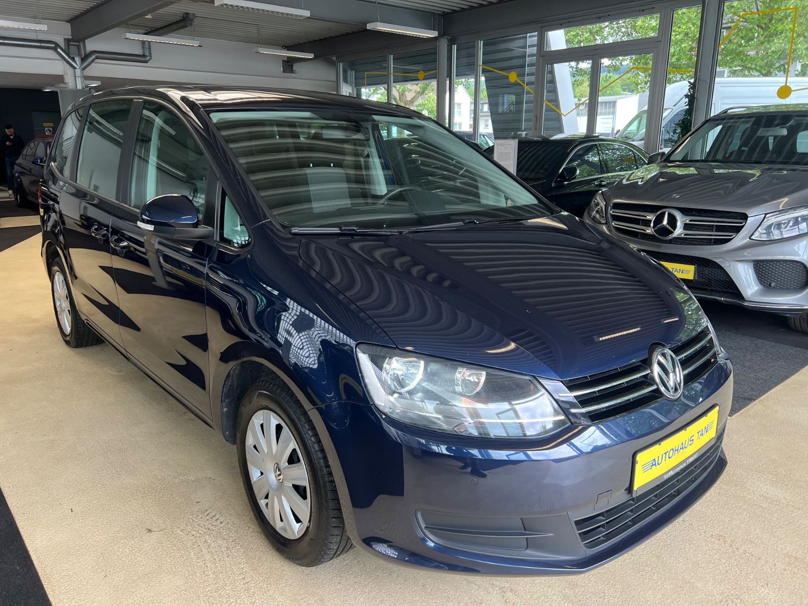 Fahrzeugabbildung Volkswagen Sharan 2.0 TDI BMT*CARPLAY*RÜCKFAHRKAMERA*7.SITZ