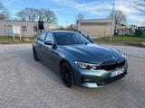 BMW 3er 320i *HUD *AUT *Sitzh *PDC *HiFi *Navi *LED - BMW 320: Si