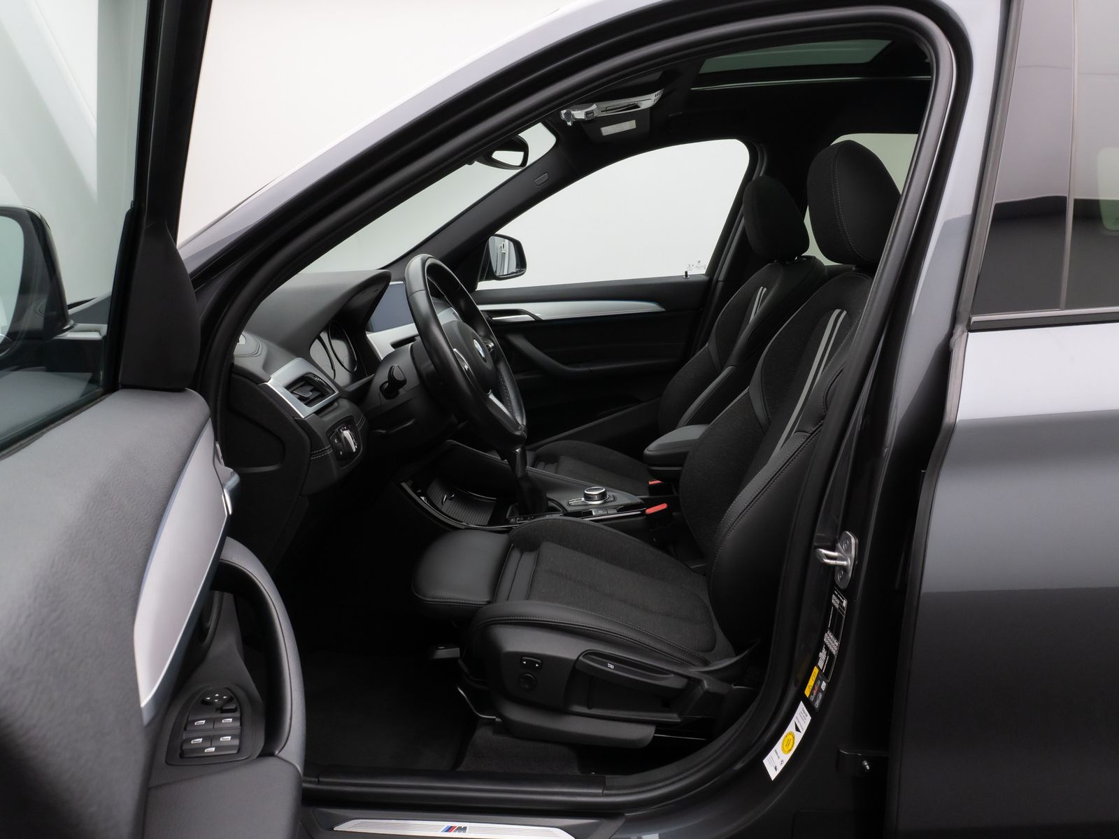 Fahrzeugabbildung BMW X1 xD25e M Sport Panorama DAB Navi LED 18Zoll