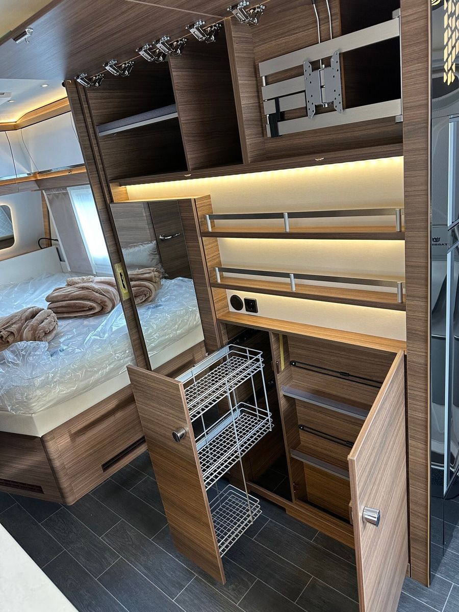 Fahrzeugabbildung Tabbert Puccini 560 TD 2.5 Rahmenfenster Markise