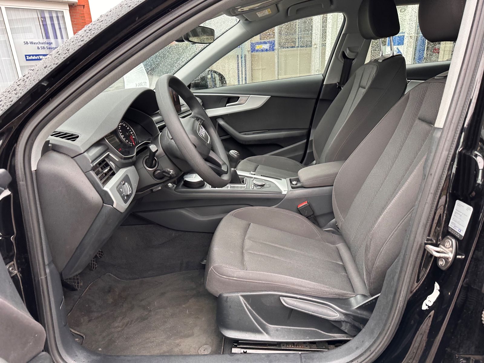 Fahrzeugabbildung Audi A4 Avant 2.0 TDI BiXenon/GRA/Navi/PDC/eHeck