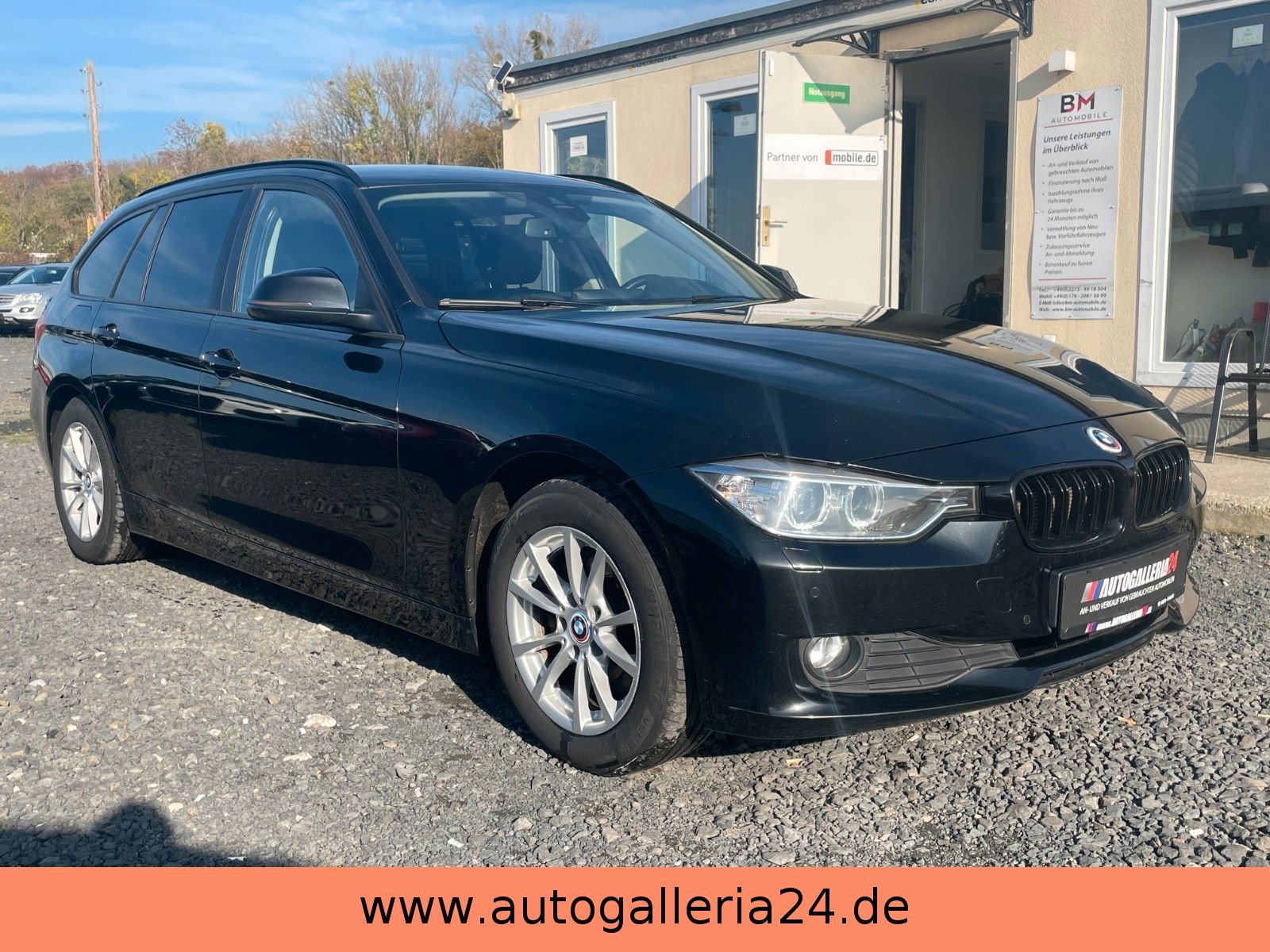 Fahrzeugabbildung BMW 320d Tour Navi Leder Xenon HEAD-UP AHK SPORTLENK