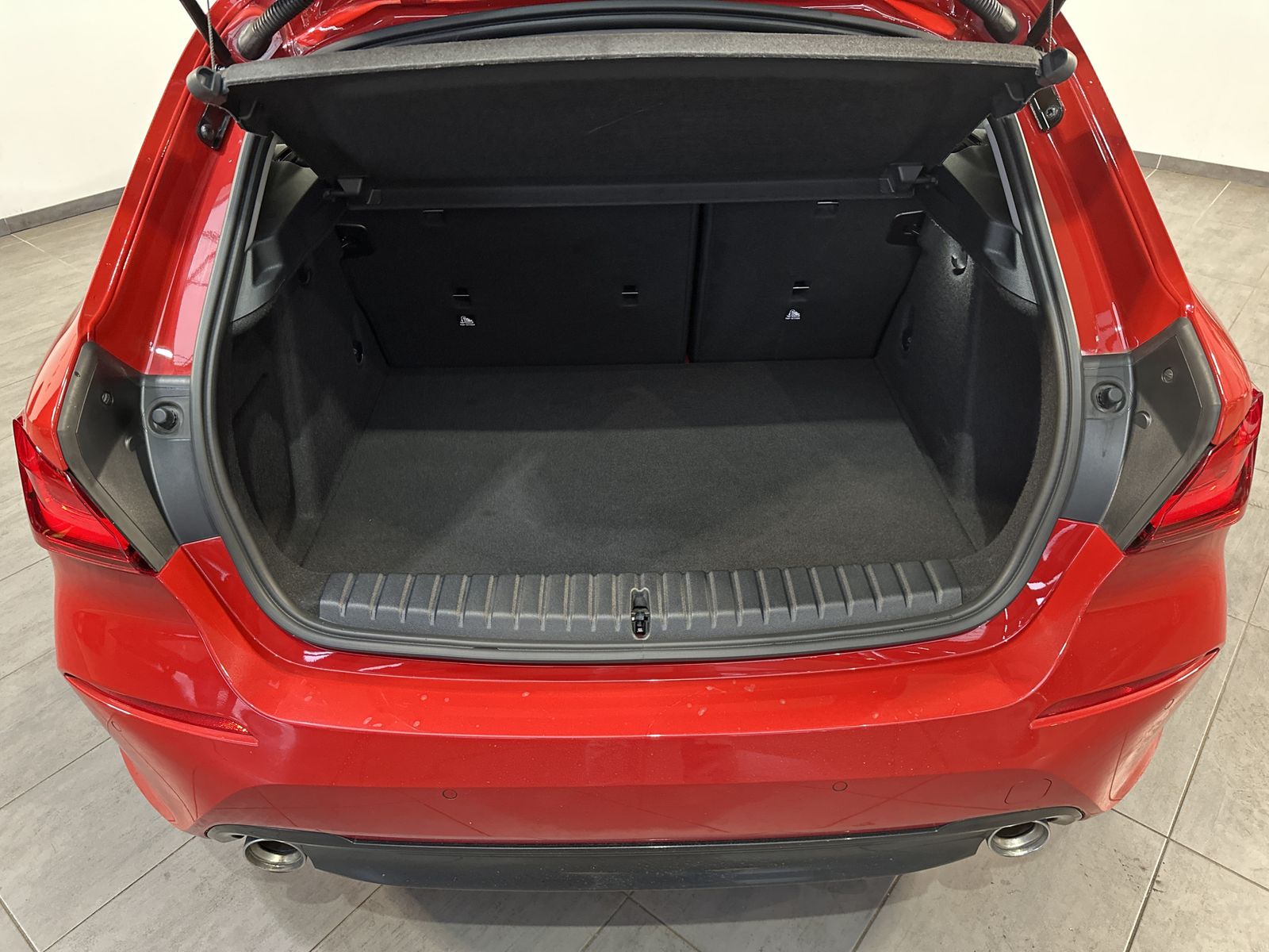 Fahrzeugabbildung BMW 120d xDrive Aut. Sport-Line NAV+LED+PDC+SHZ+17ZO