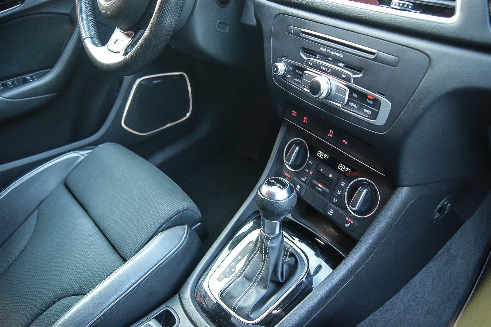 Fahrzeugabbildung Audi Q3 14TSI S-tronic S-LINE PLUS 20-ZOLL PANO BOSE