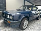 BMW E30 318i Baur Cabrio - BMW 318 aus 1988: 318i