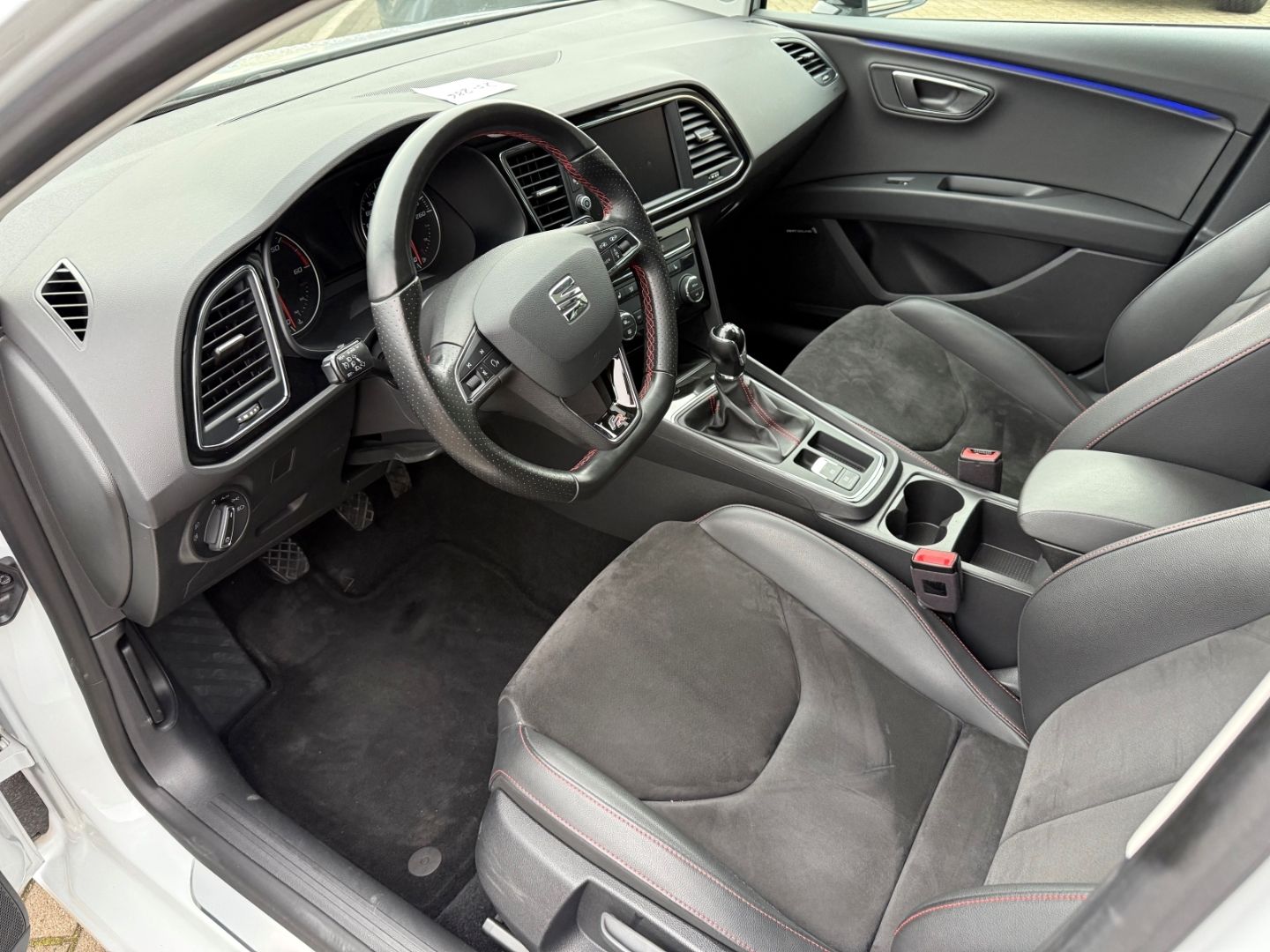 SEAT Leon FR Sportpaket El. Panodach Navi Leder Sound - Image 13