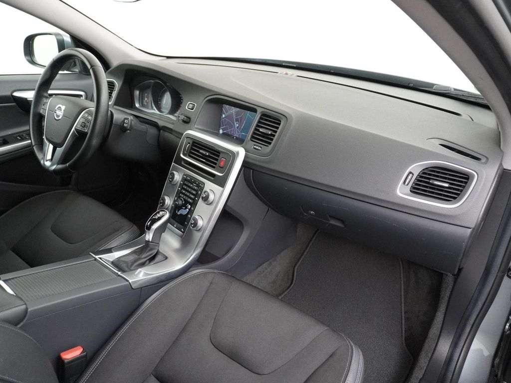 Volvo V60 1.5 T3 Summum automatik navi sitzheizung