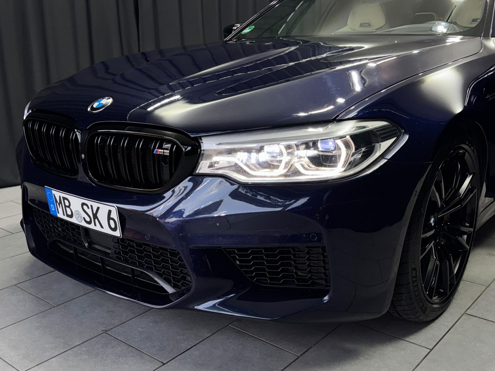 Fahrzeugabbildung BMW M5 LIM|BOWERS|TV|KERAMIK|INDIVIDUAL|VOLL
