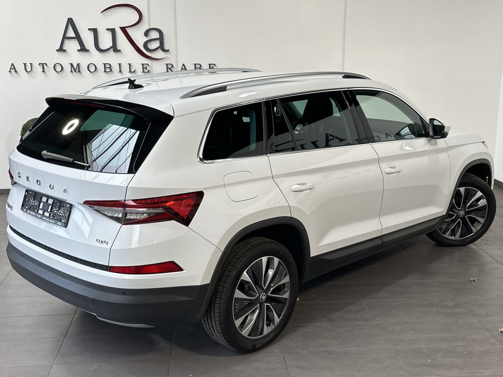 Fahrzeugabbildung SKODA Kodiaq 2.0 TDI DSG Tour 4x4 NAV+LED+AHK+360°+VC