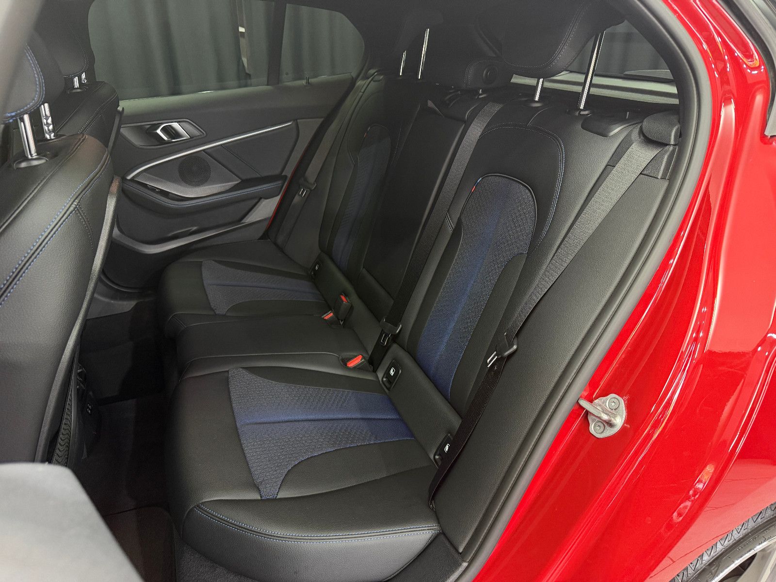 Fahrzeugabbildung BMW 118 d M Sport|HIFI|RF-CAM|DIG-TACHO|NAVI