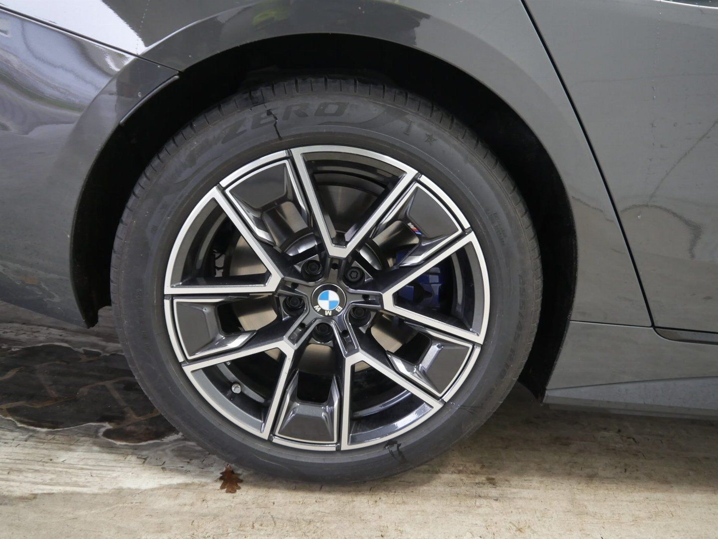 Fahrzeugabbildung BMW i4 xDrive40 Gran Coupé, Parking Assistant Plus