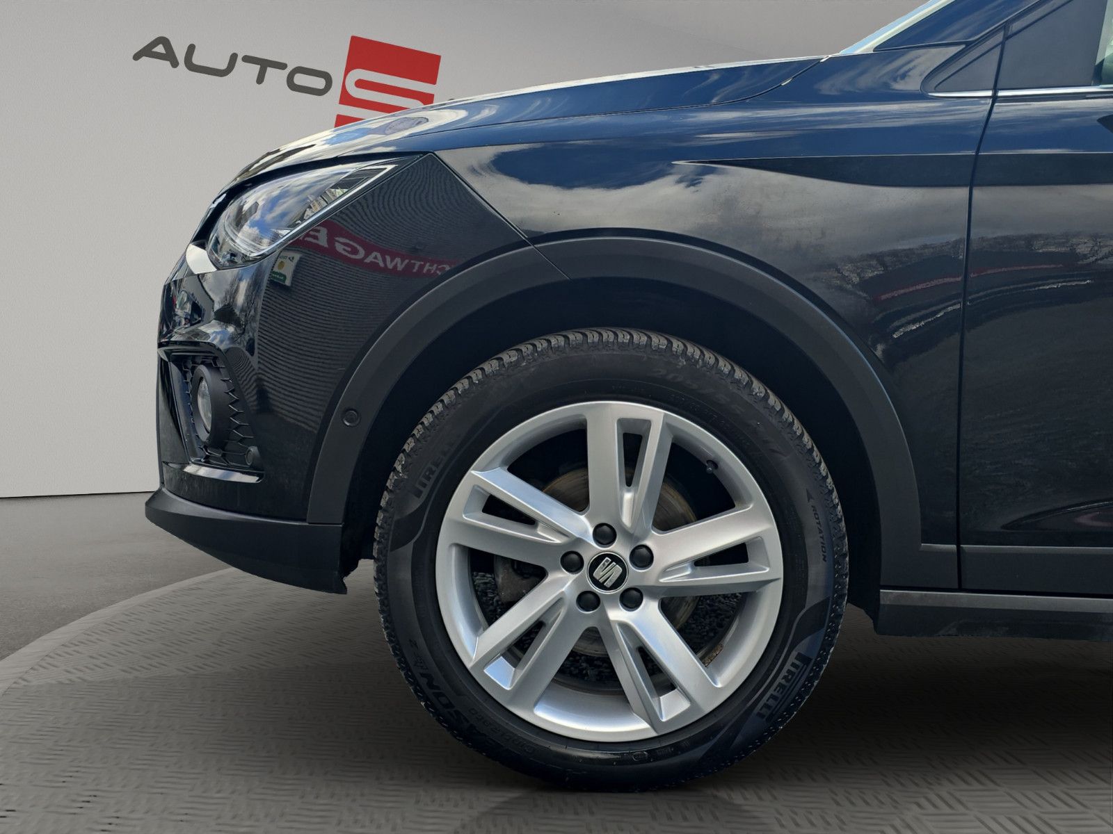 Fahrzeugabbildung SEAT Arona FR BUSINESS PAKET LED KAMERA NAVI AHK ACC