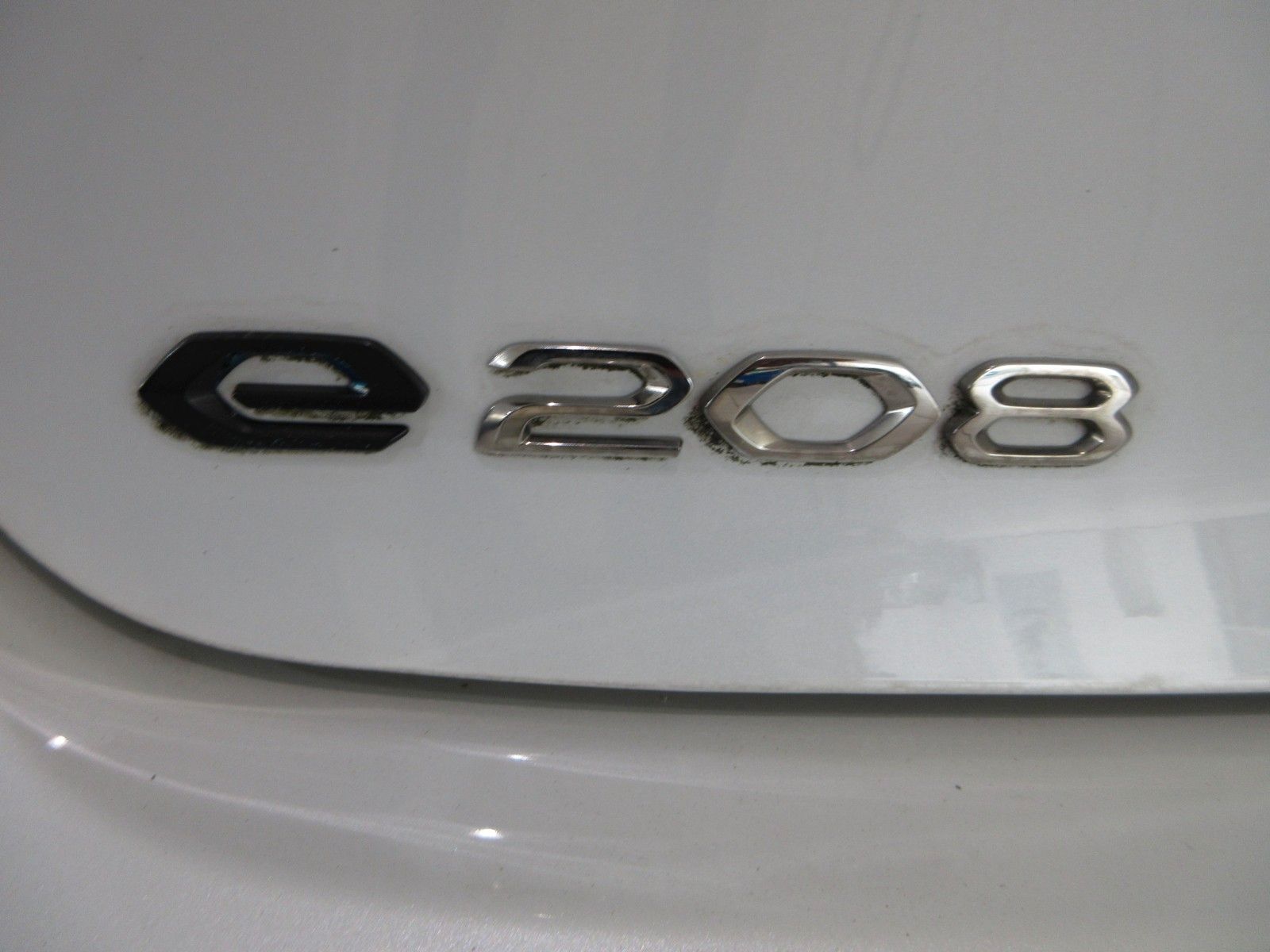 Fahrzeugabbildung Peugeot e-208 Active LED/PDC/TEMPOMAT