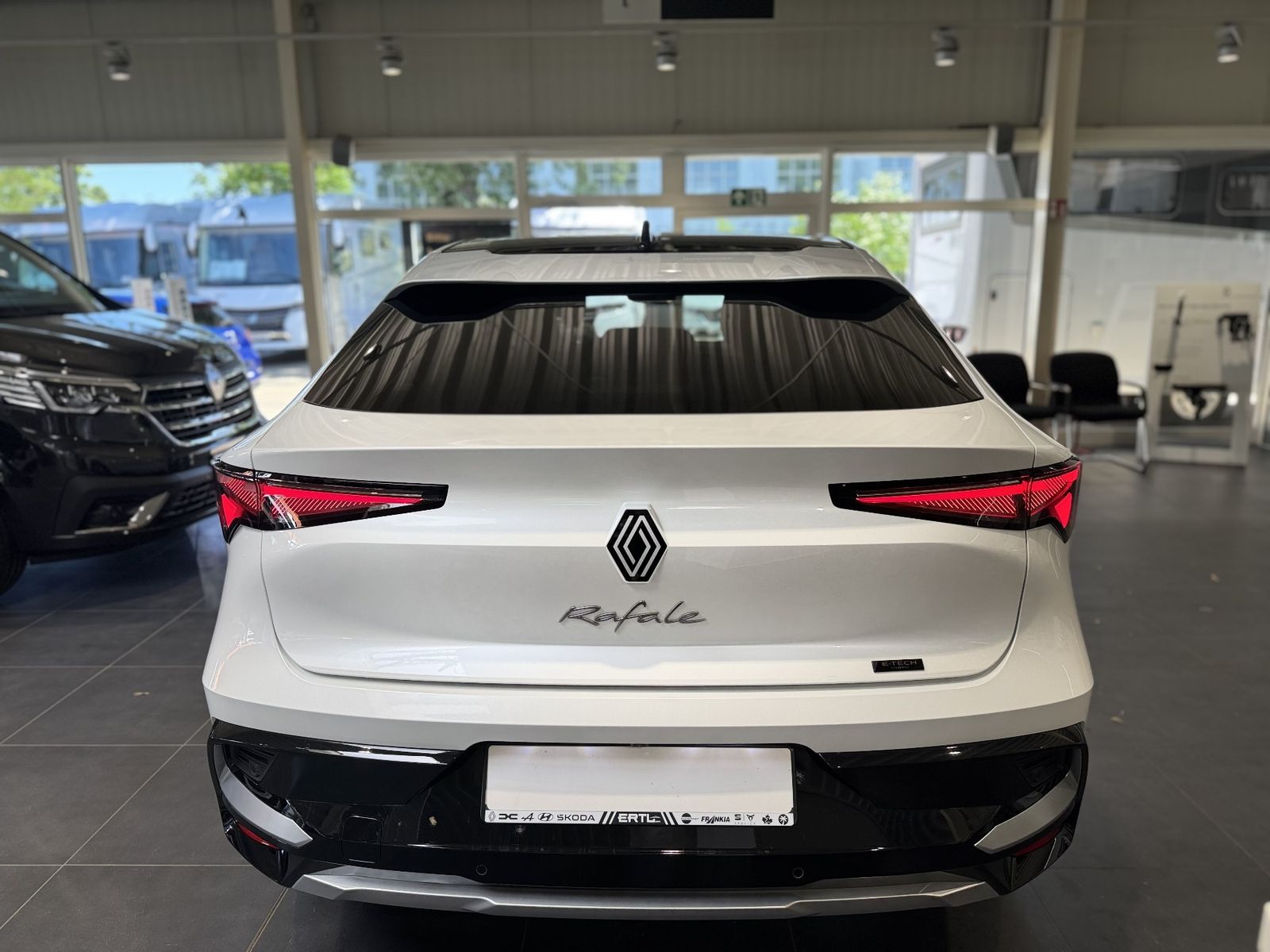 Renault Rafale - Bild 12