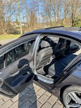 BMW 750i xDrive - - graue BMW 750