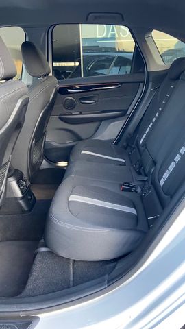Fahrzeugabbildung BMW 218 2 Active Tourer 218 i Sport Line , NAVI, PDC