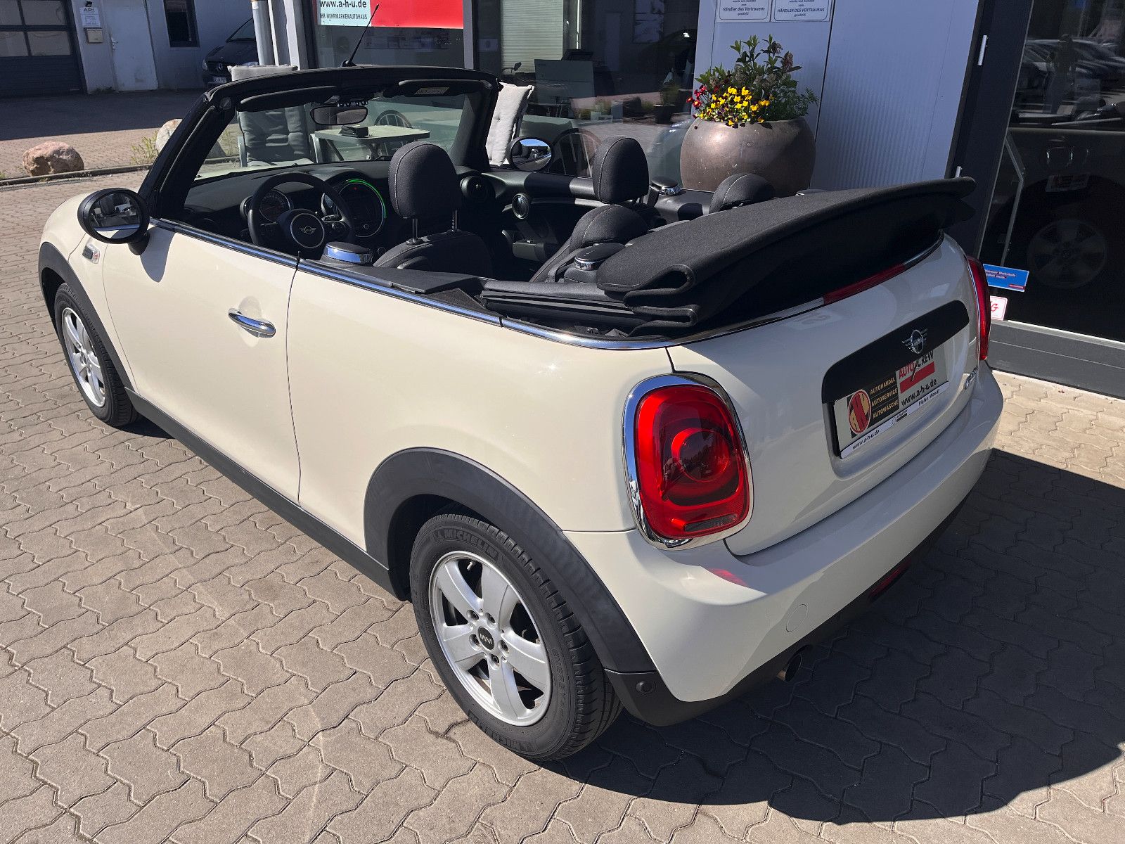 Fahrzeugabbildung MINI One Cabrio