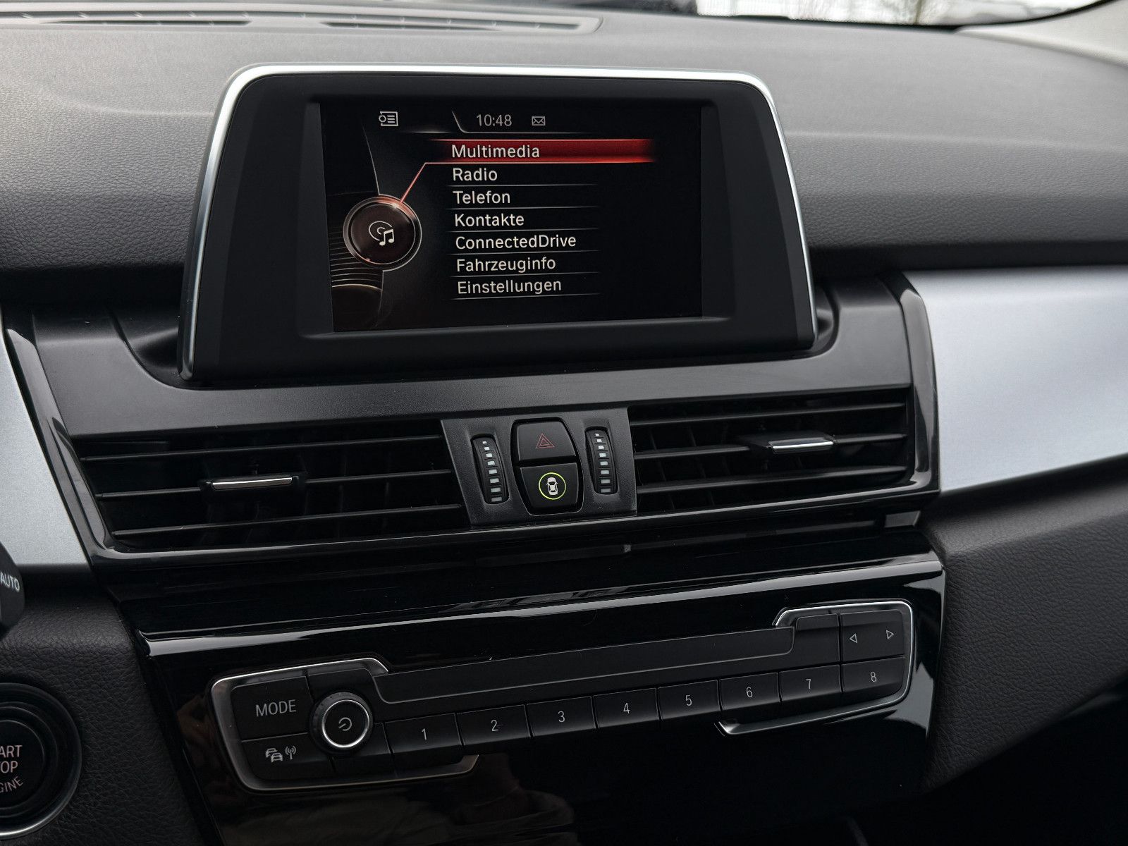 Fahrzeugabbildung BMW 218i Gran Tourer Advantage Aut AHK GRA PDC SHZ