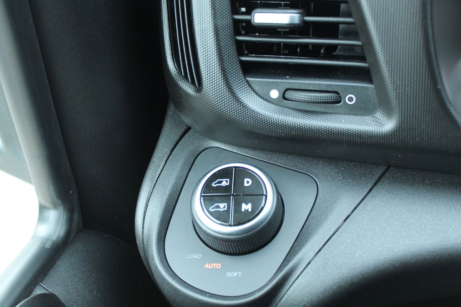 Fahrzeugabbildung Iveco 70C18HA8/P Schiebeplane