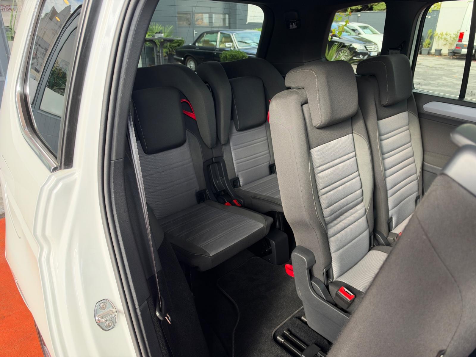 Volkswagen Touran 2.0 TDI, Highline, R-Line-Paket 1. Hand