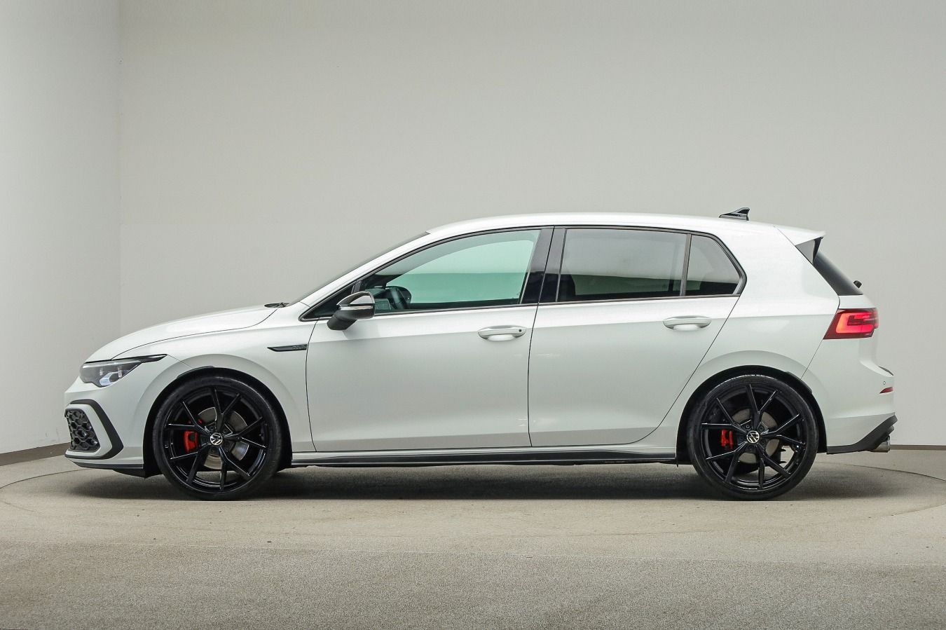 Volkswagen Golf VIII 2.0 GTD BLACK-STYLE IQ.LIGHT KAMERA NA foto 5
