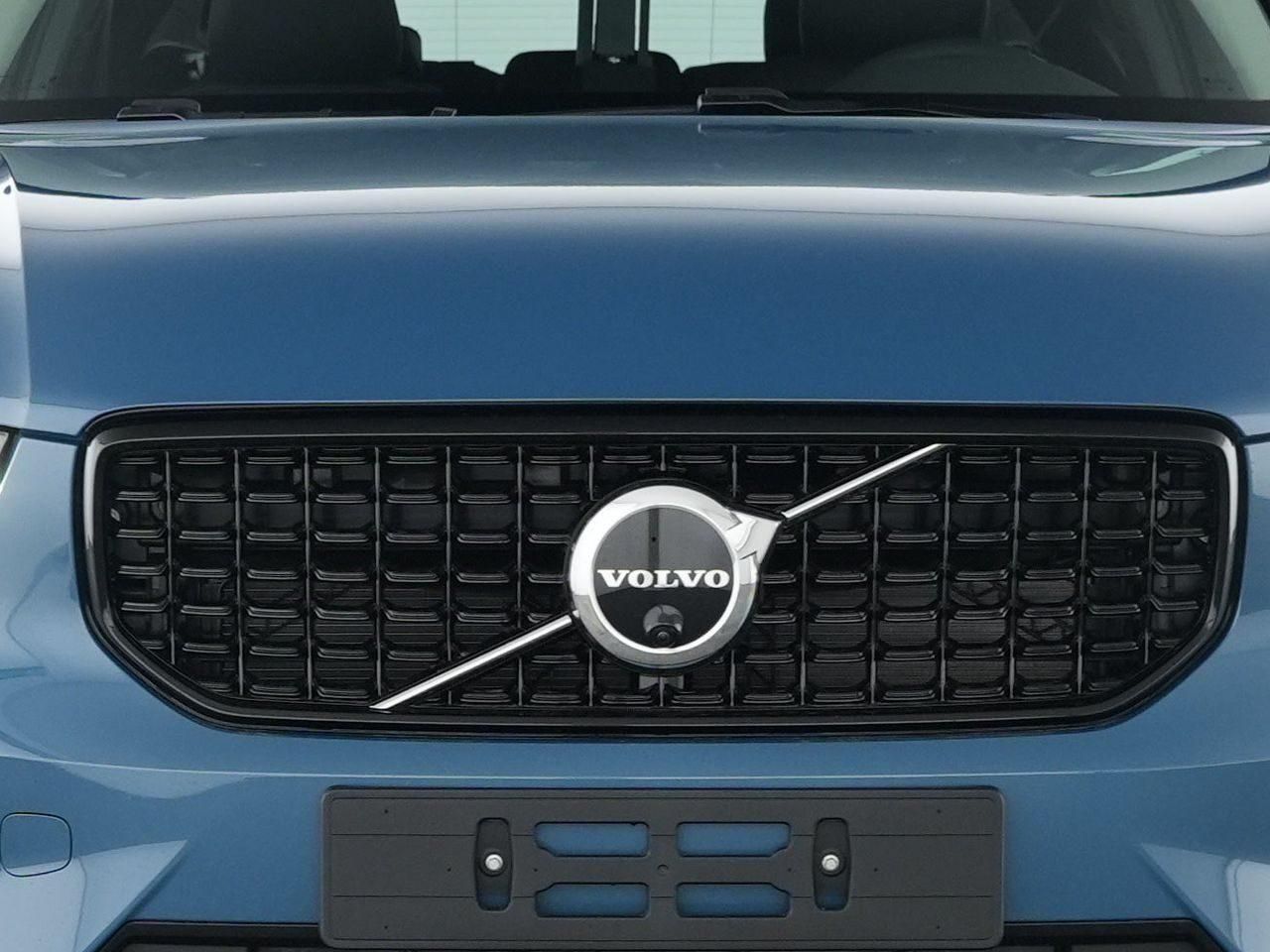 Fahrzeugabbildung Volvo XC40 Ultra Dark 2WD