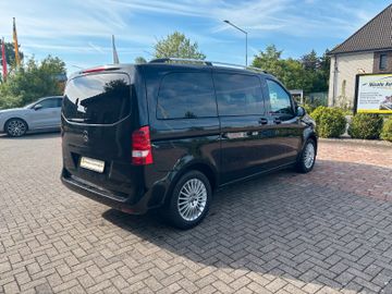 Mercedes V 220 - 3
