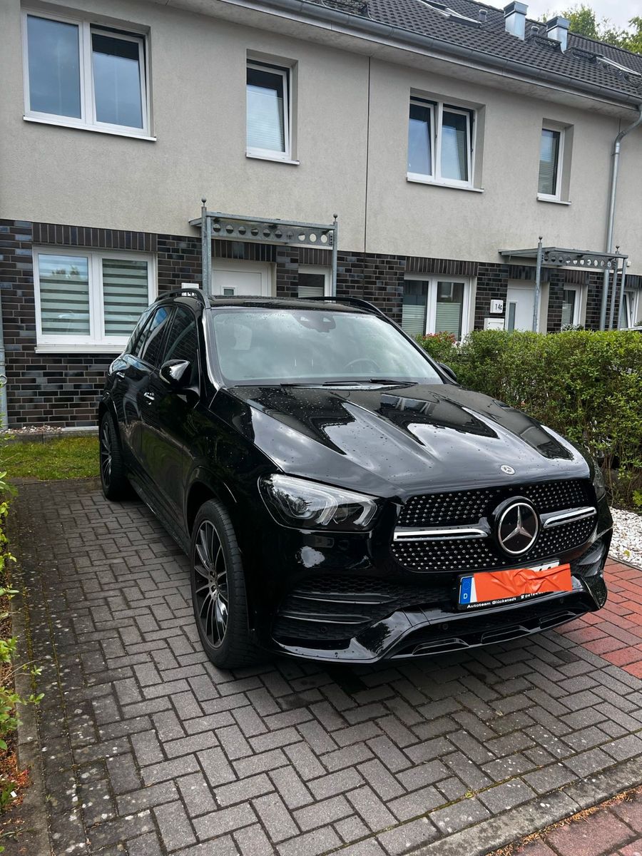 MERCEDES-BENZ GLE 400 d 4MATIC -d 4M AMG NIGHT AHK PANO 
