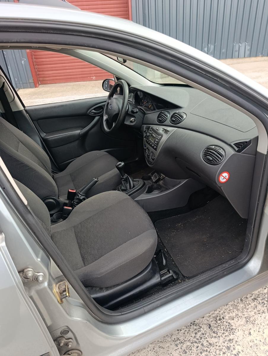 Ford Focus 2004 — photo 11