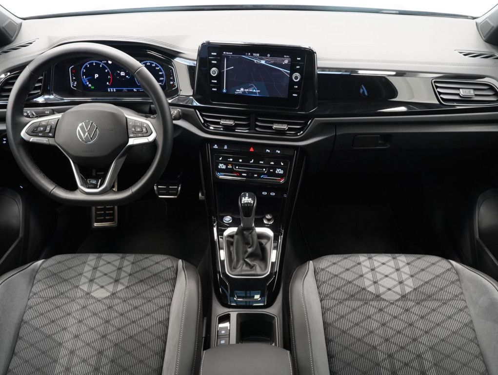 Fahrzeugabbildung Volkswagen T-Roc 1.5 TSI DSG R-Line BLACKSTYLE PANO