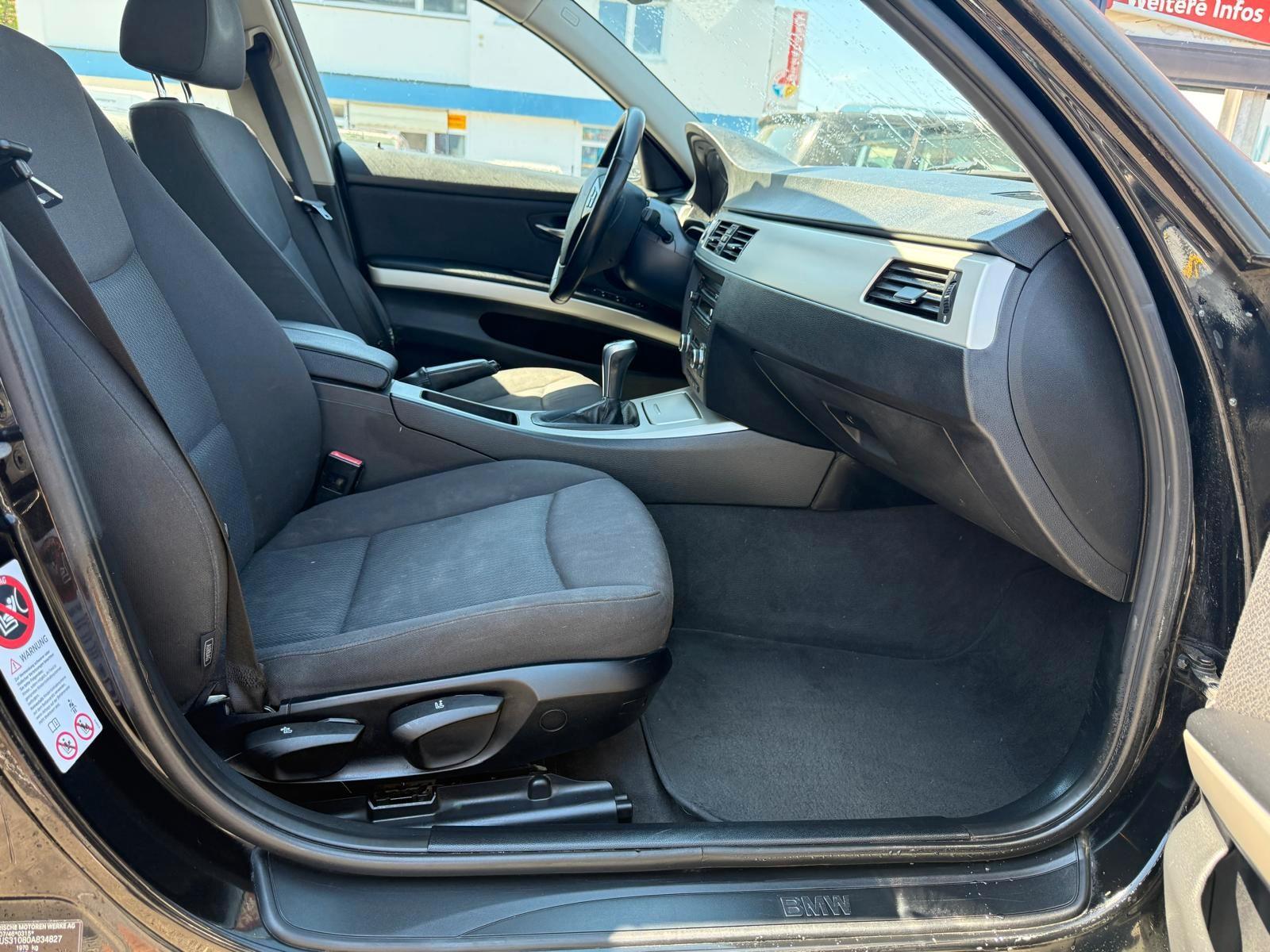 BMW 318 2012 — photo 11