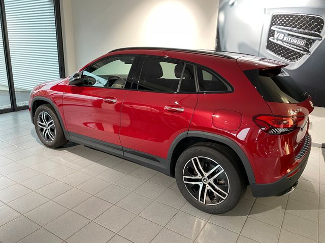 Fahrzeugabbildung Mercedes-Benz GLA 250 4M Head-Up/Multikontursitz/Standheiz/AHK
