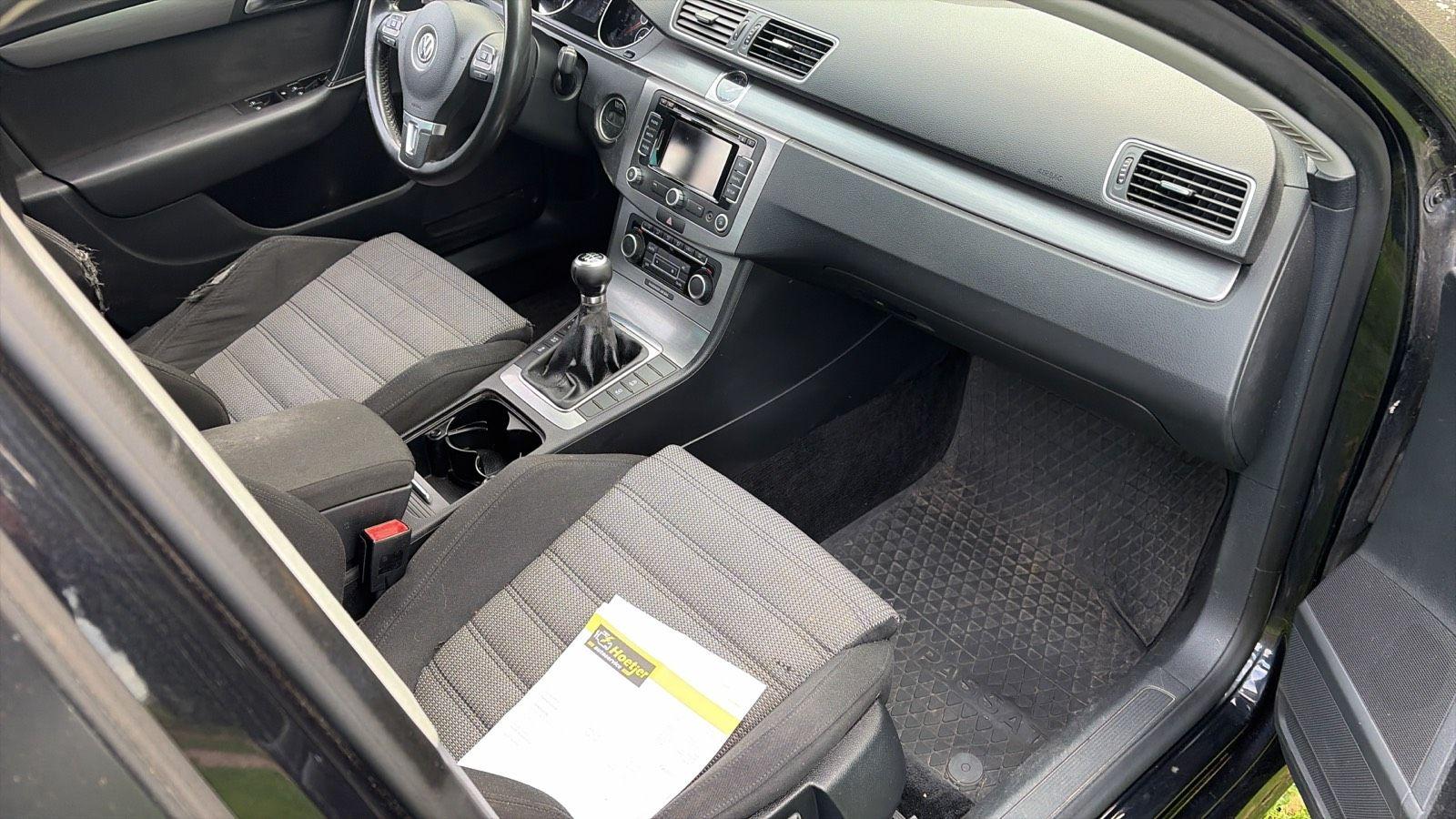 Volkswagen Passat 2011 — photo 7