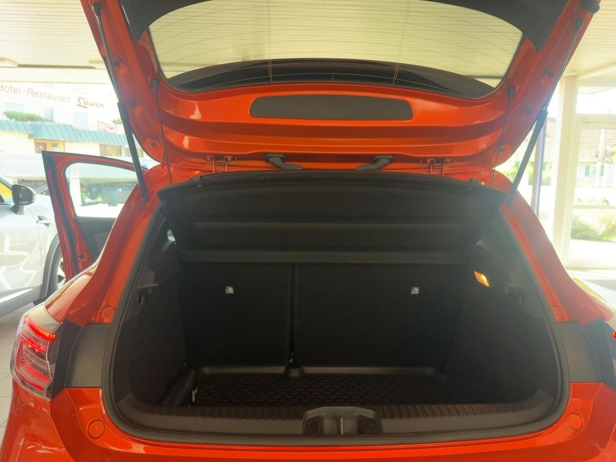 Fahrzeugabbildung Renault Clio Techno E-Tech Full Hybrid 145 GJR SHZ LKHZ