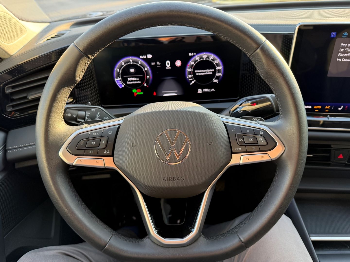 Fahrzeugabbildung Volkswagen Tiguan 1.5 eTSI 110 kW Life Navi Digitales Cockp