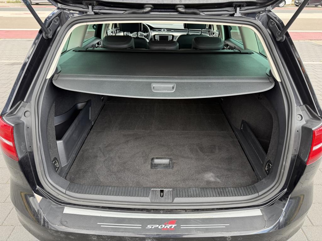 VOLKSWAGEN PASSAT R-LINE - 239 CV - HIGHLINE - 4MOTION - BVA - ALCANTARA